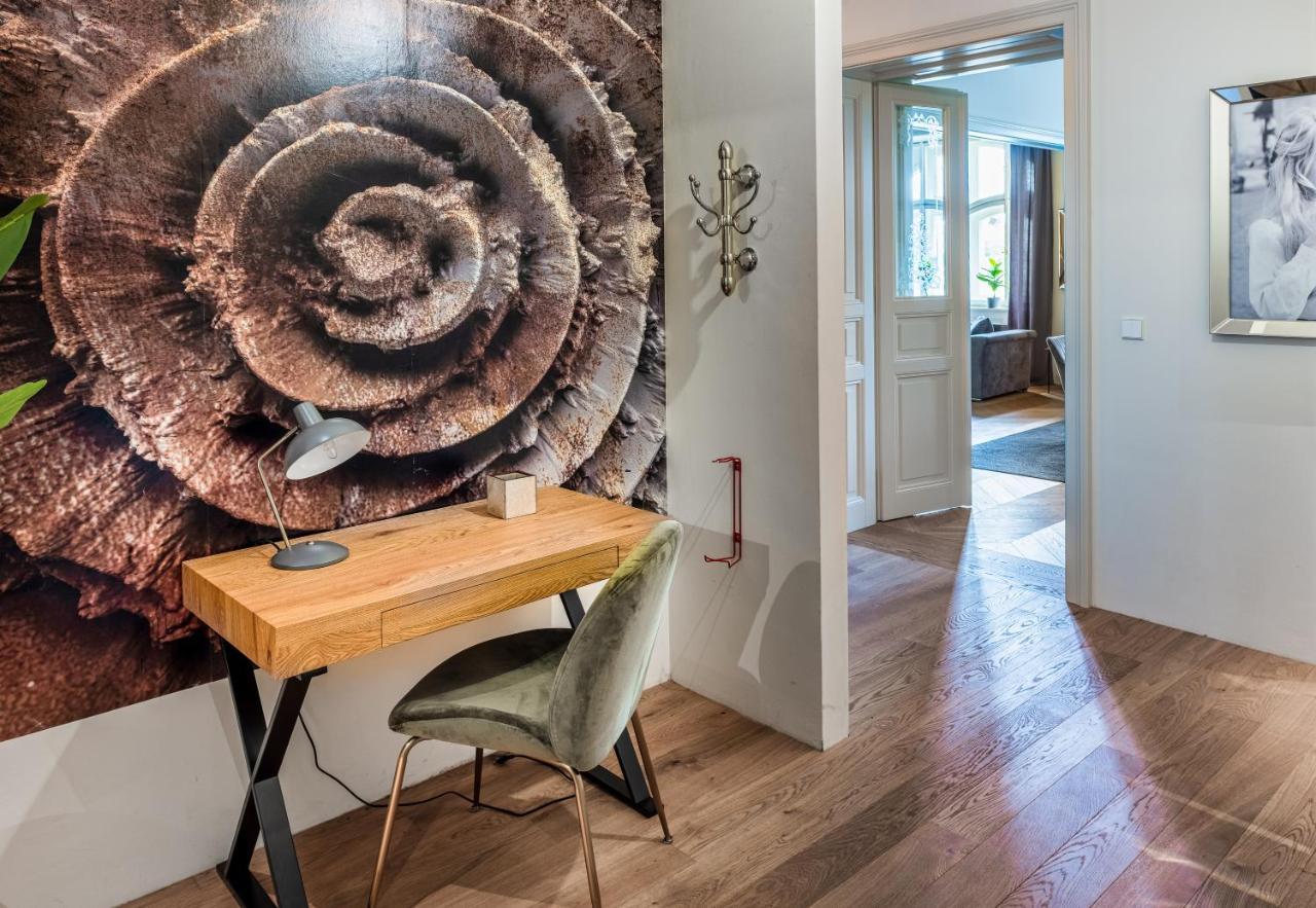 Mn6 Luxury Suites By Adrez Prague Ngoại thất bức ảnh